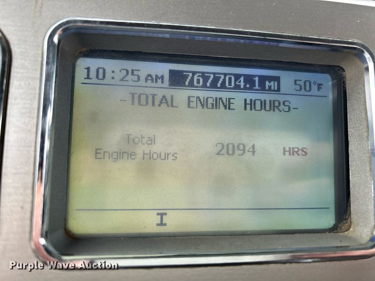 image for item NE9703 2012 Mack CHU613 semi truck