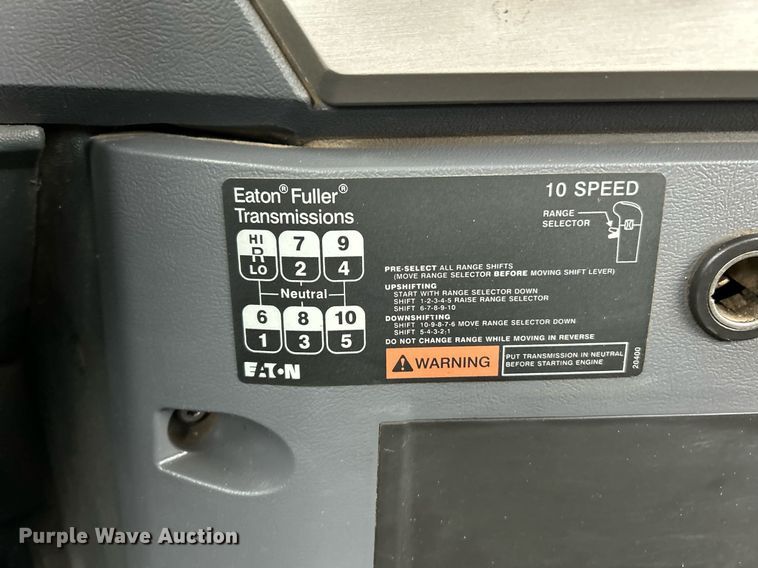 image for item NE9703 2012 Mack CHU613 semi truck