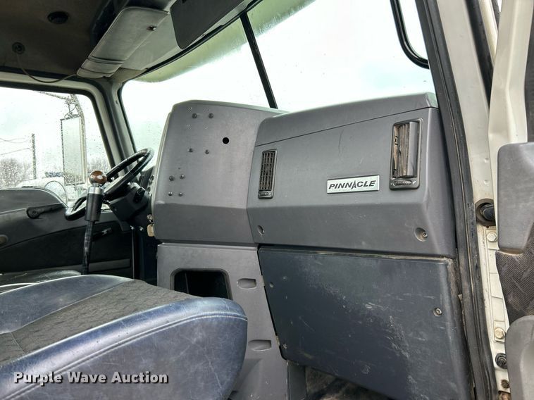 image for item NE9703 2012 Mack CHU613 semi truck