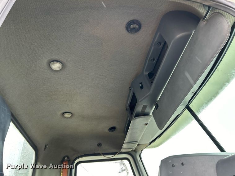 image for item NE9703 2012 Mack CHU613 semi truck