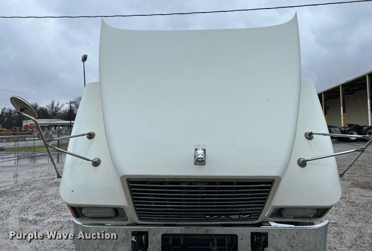 image for item NE9703 2012 Mack CHU613 semi truck