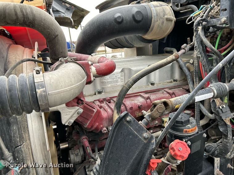 image for item NE9703 2012 Mack CHU613 semi truck