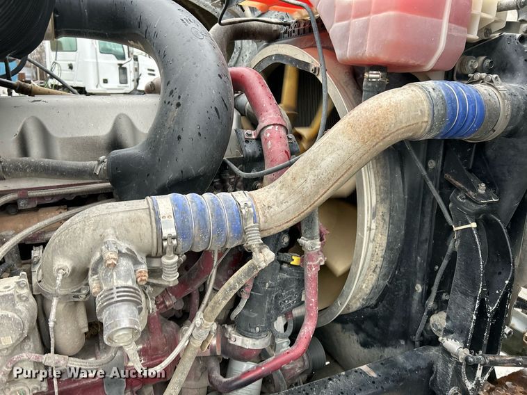 image for item NE9703 2012 Mack CHU613 semi truck