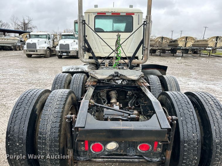 image for item NE9703 2012 Mack CHU613 semi truck