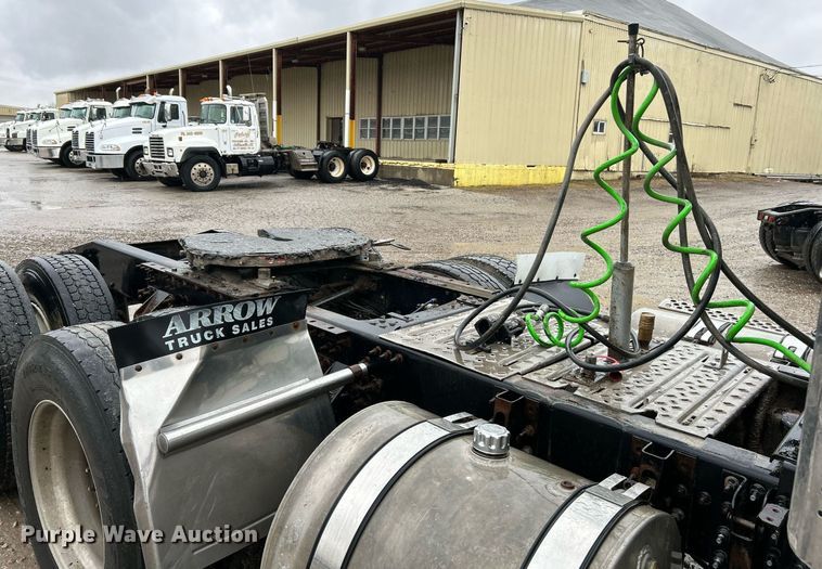 image for item NE9703 2012 Mack CHU613 semi truck