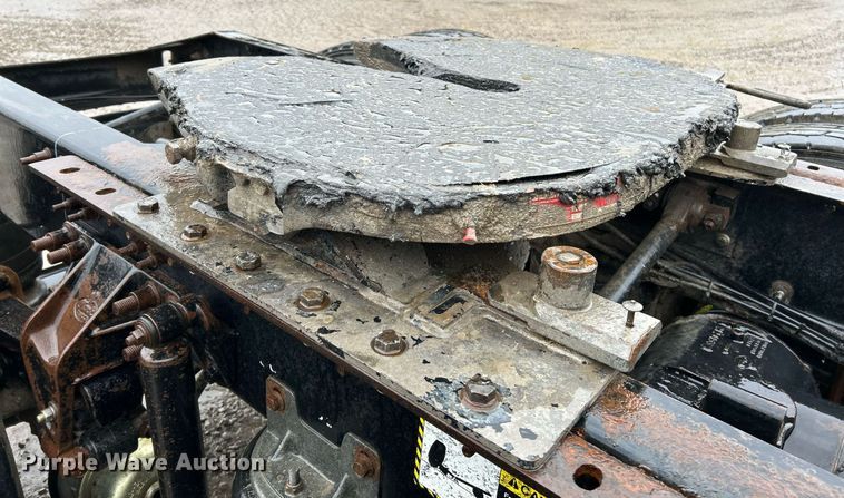 image for item NE9703 2012 Mack CHU613 semi truck