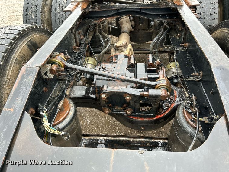 image for item NE9703 2012 Mack CHU613 semi truck