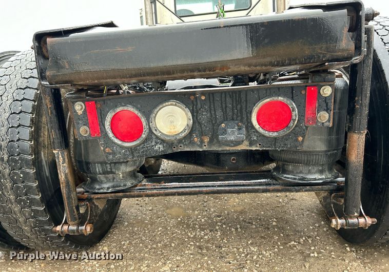 image for item NE9703 2012 Mack CHU613 semi truck