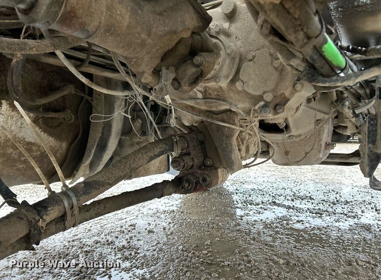 image for item NE9703 2012 Mack CHU613 semi truck