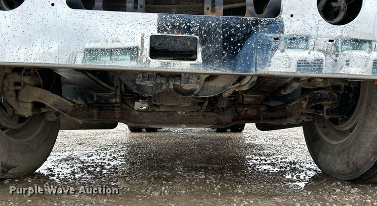 image for item NE9703 2012 Mack CHU613 semi truck