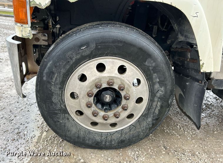 image for item NE9703 2012 Mack CHU613 semi truck