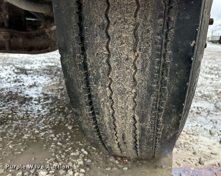 image for item NE9703 2012 Mack CHU613 semi truck