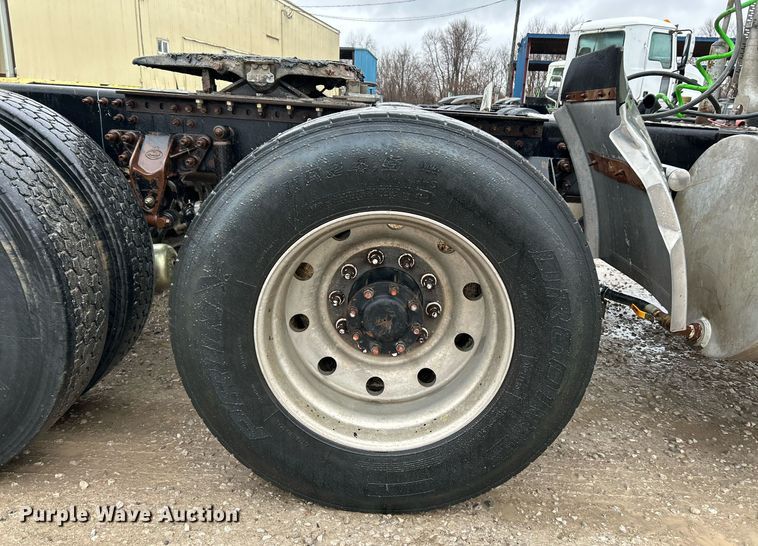 image for item NE9703 2012 Mack CHU613 semi truck