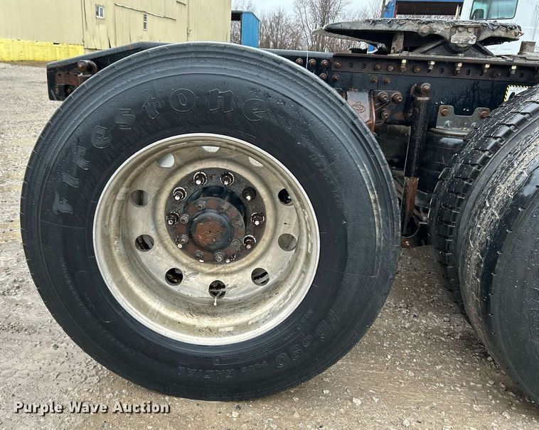 image for item NE9703 2012 Mack CHU613 semi truck