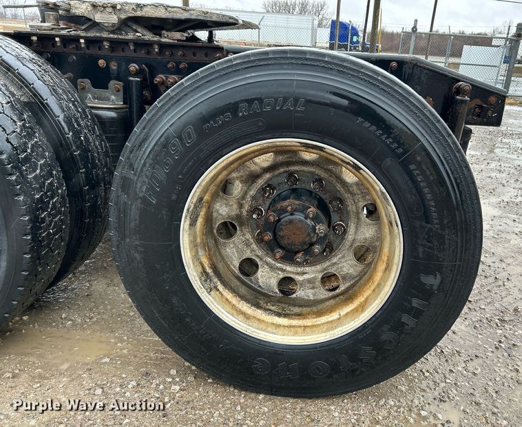 image for item NE9703 2012 Mack CHU613 semi truck