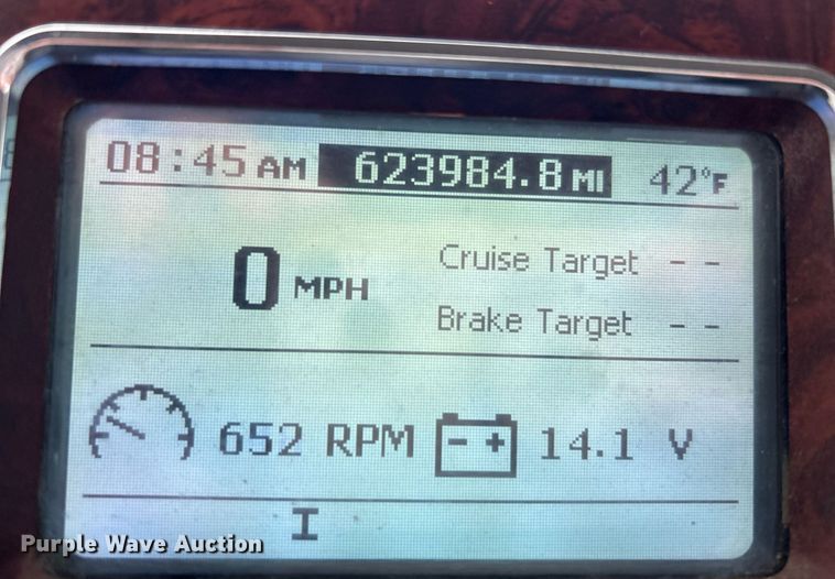 image for item NE9704 2014 Mack CXU613 semi truck