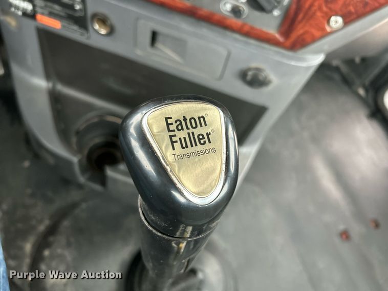 image for item NE9704 2014 Mack CXU613 semi truck