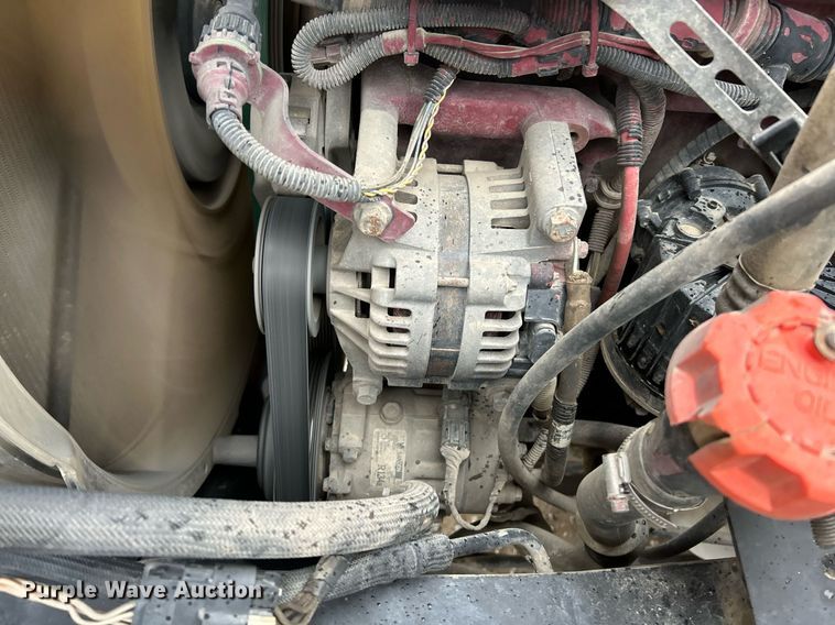 image for item NE9704 2014 Mack CXU613 semi truck