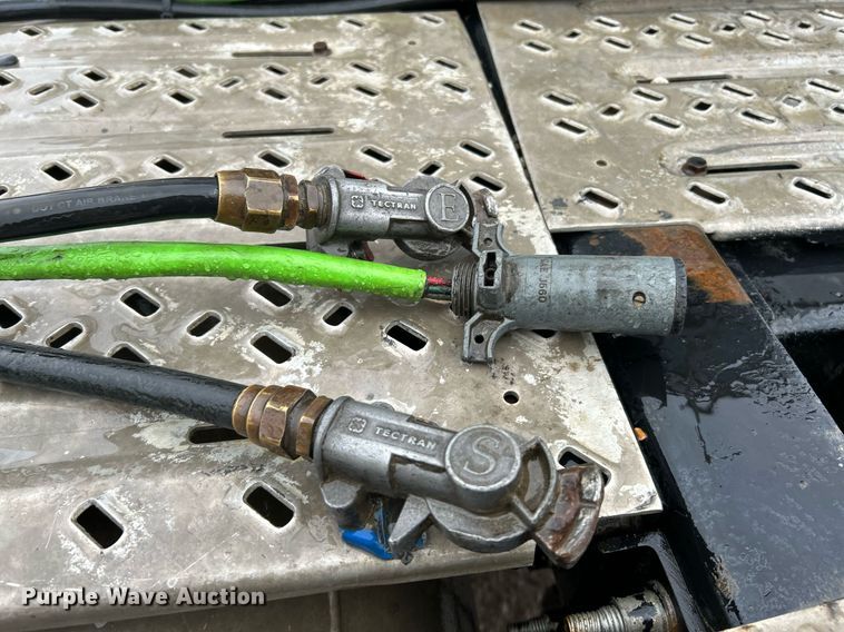 image for item NE9704 2014 Mack CXU613 semi truck