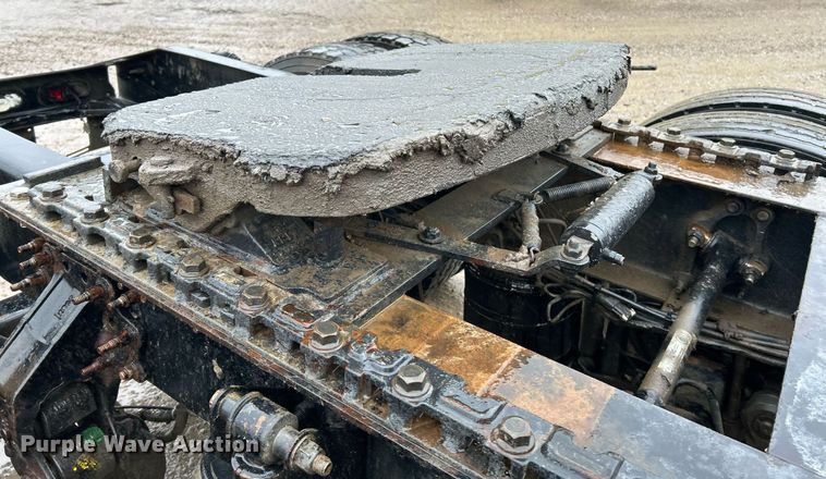 image for item NE9704 2014 Mack CXU613 semi truck