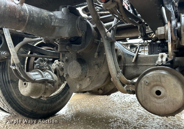 image for item NE9704 2014 Mack CXU613 semi truck