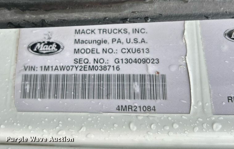 image for item NE9704 2014 Mack CXU613 semi truck