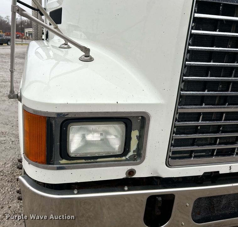 image for item NE9705 2012 Mack CHU613 semi truck