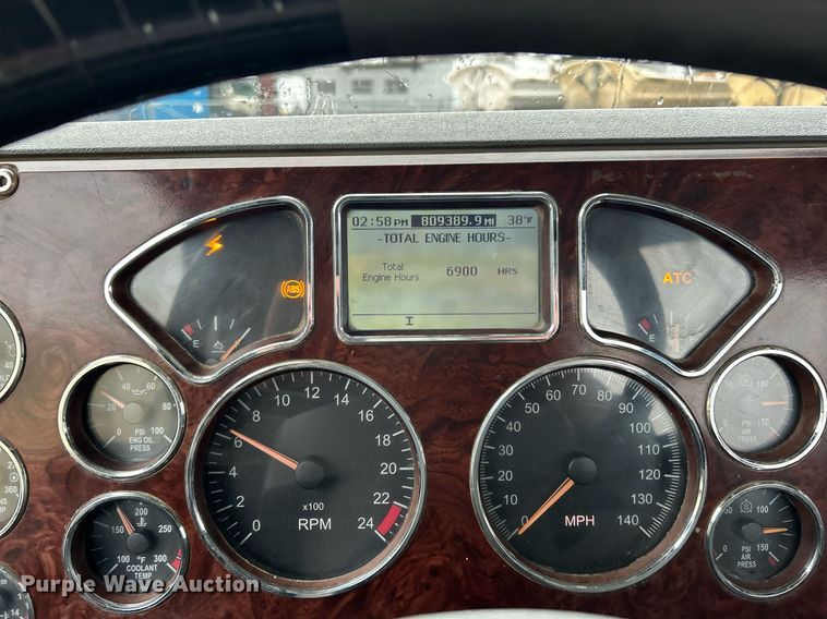 image for item NE9705 2012 Mack CHU613 semi truck