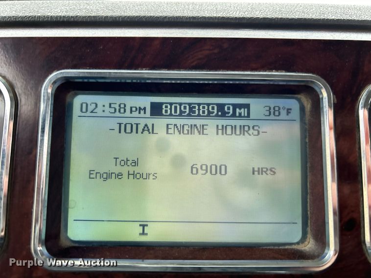 image for item NE9705 2012 Mack CHU613 semi truck