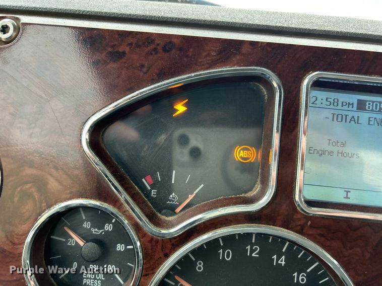 image for item NE9705 2012 Mack CHU613 semi truck