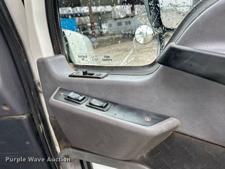 image for item NE9705 2012 Mack CHU613 semi truck