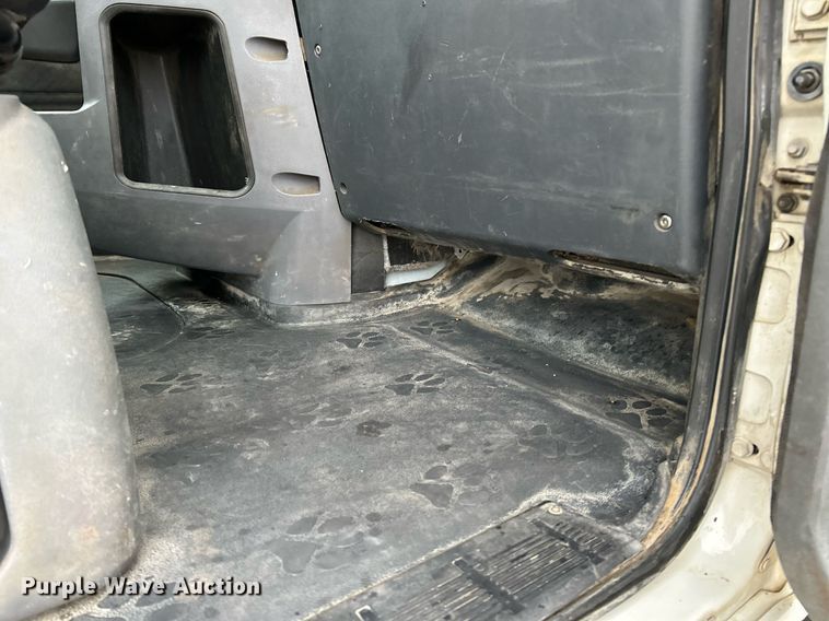 image for item NE9705 2012 Mack CHU613 semi truck