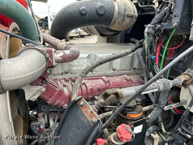 image for item NE9705 2012 Mack CHU613 semi truck