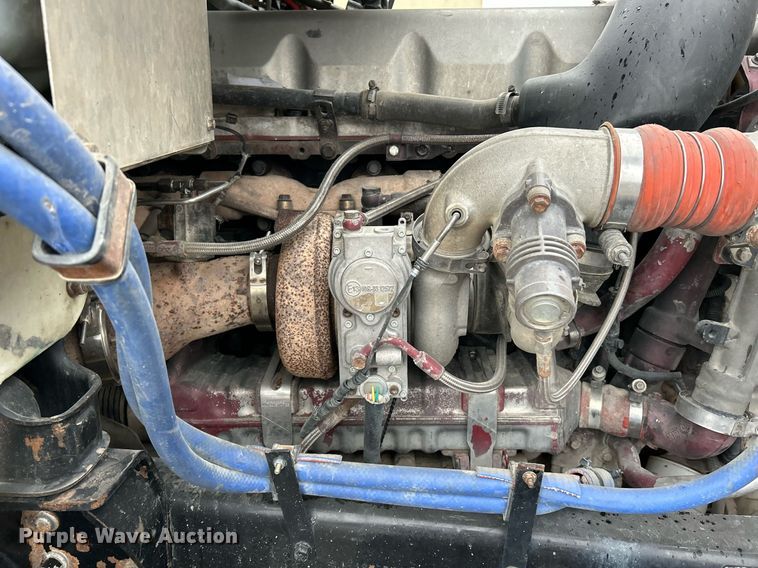 image for item NE9705 2012 Mack CHU613 semi truck