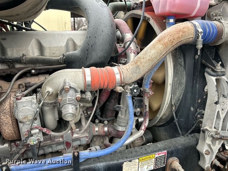 image for item NE9705 2012 Mack CHU613 semi truck