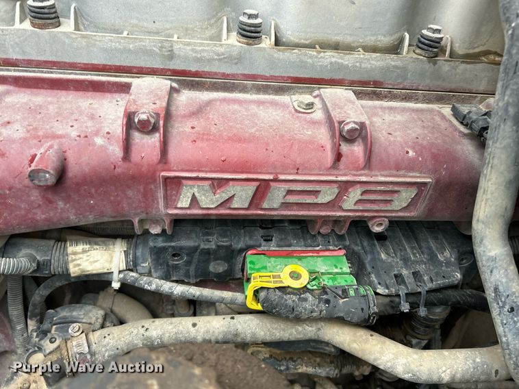 image for item NE9705 2012 Mack CHU613 semi truck