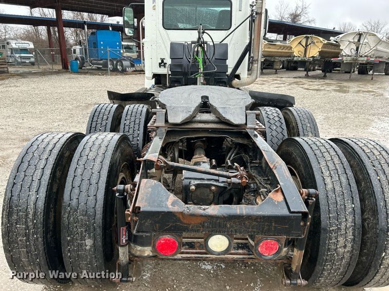 image for item NE9705 2012 Mack CHU613 semi truck