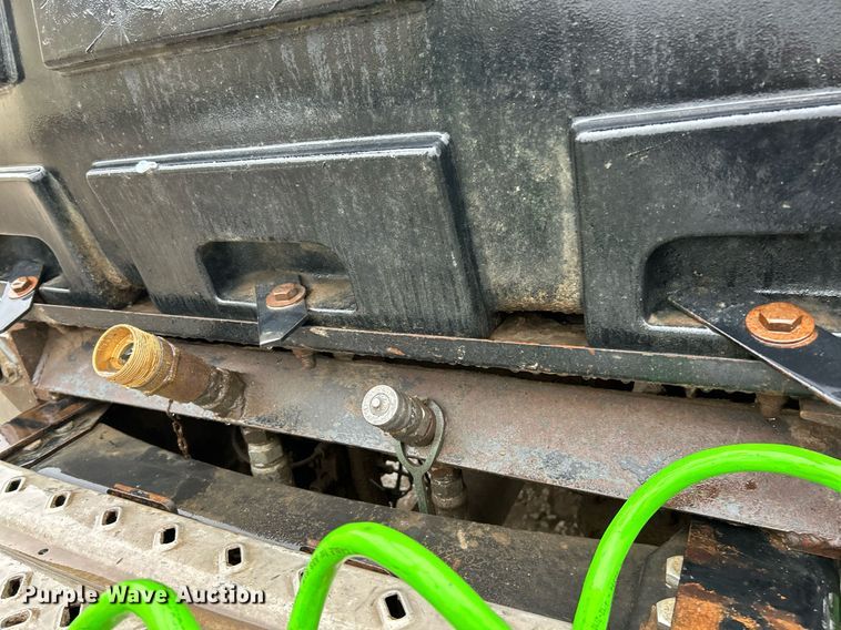 image for item NE9705 2012 Mack CHU613 semi truck