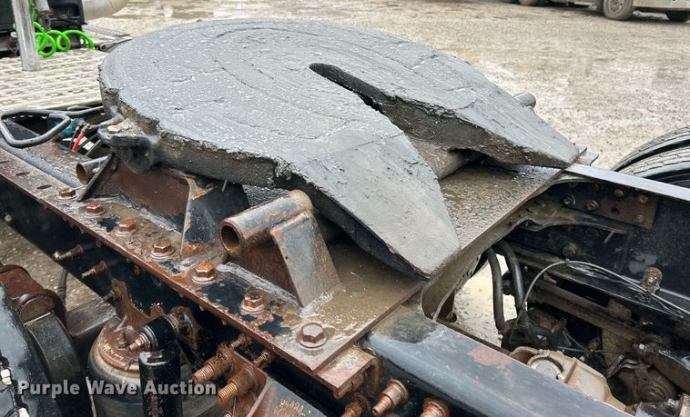 image for item NE9705 2012 Mack CHU613 semi truck