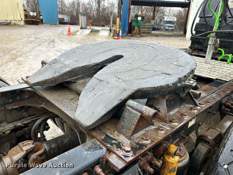 image for item NE9705 2012 Mack CHU613 semi truck