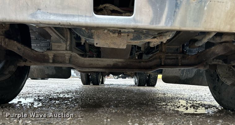 image for item NE9705 2012 Mack CHU613 semi truck