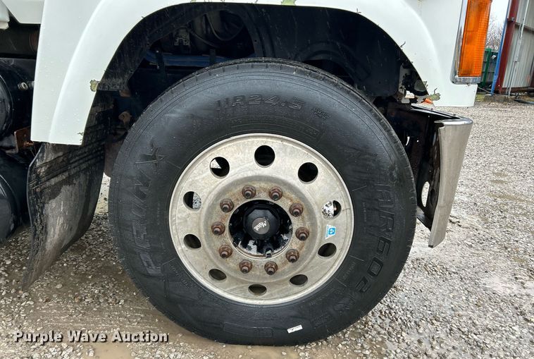 image for item NE9705 2012 Mack CHU613 semi truck