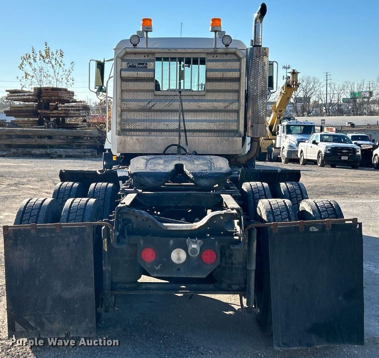 image for item NR9506 1999 Mack CH613 Maxi Cruise semi truck