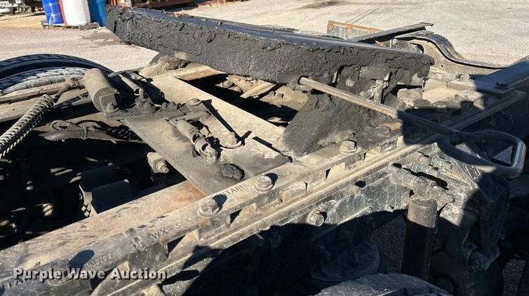 image for item NR9506 1999 Mack CH613 Maxi Cruise semi truck