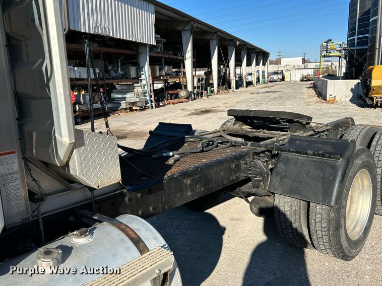 image for item NR9506 1999 Mack CH613 Maxi Cruise semi truck