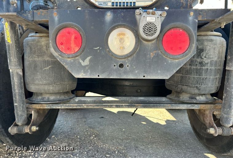 image for item NR9506 1999 Mack CH613 Maxi Cruise semi truck