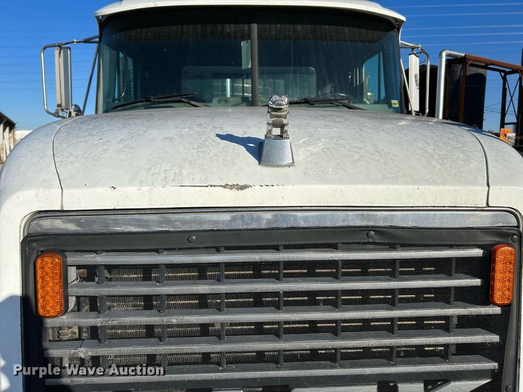 image for item NR9506 1999 Mack CH613 Maxi Cruise semi truck