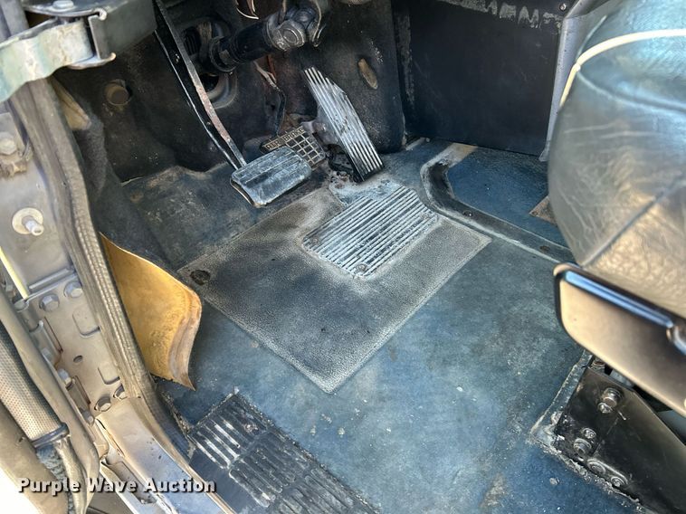 image for item NR9506 1999 Mack CH613 Maxi Cruise semi truck