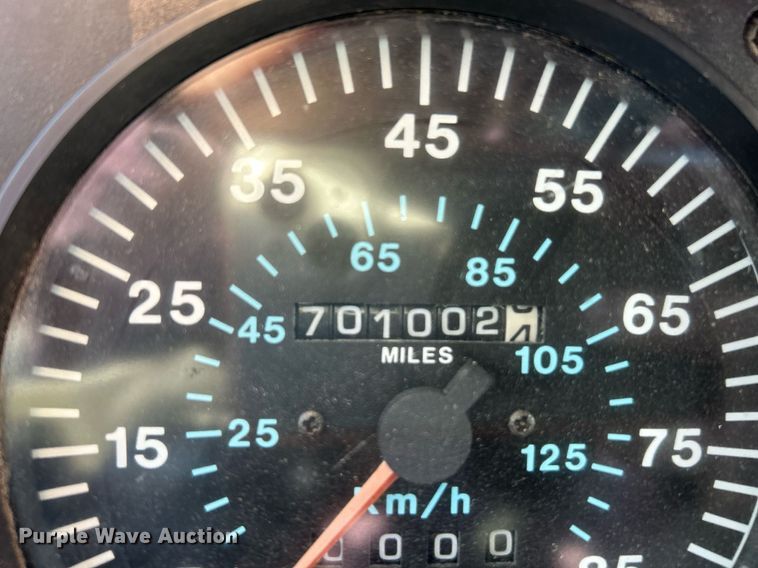 image for item NR9506 1999 Mack CH613 Maxi Cruise semi truck