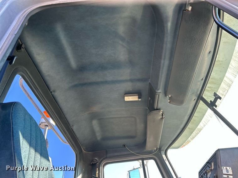 image for item NR9506 1999 Mack CH613 Maxi Cruise semi truck